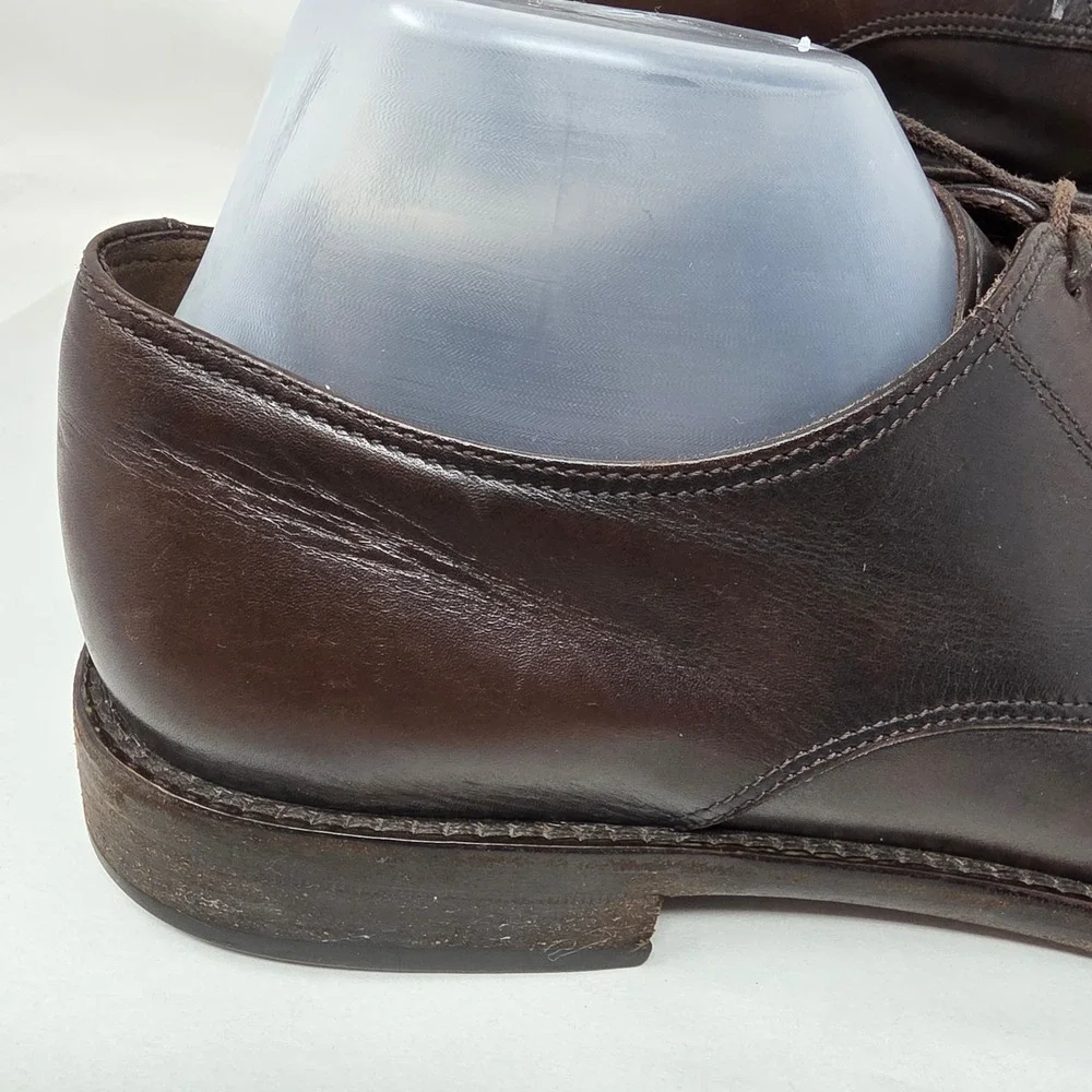 Salvatore Ferragamo ships from